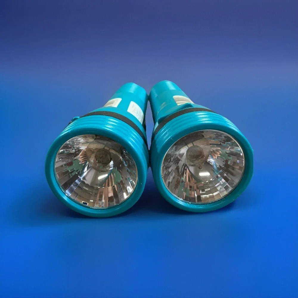 2 Collectible OSH Orchard Supply Hardware Green‎ Flashlights